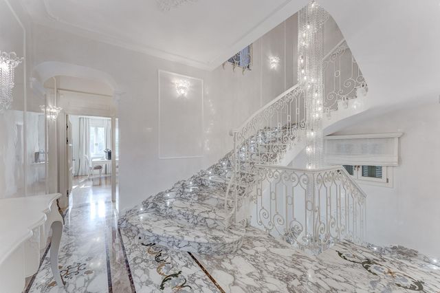 maison à vendre - 6 pièces - 643.0 m2 - VILLEFRANCHE SUR MER - 06 - PROVENCE-ALPES-COTE-D-AZUR - Century 21 Lafage Transactions