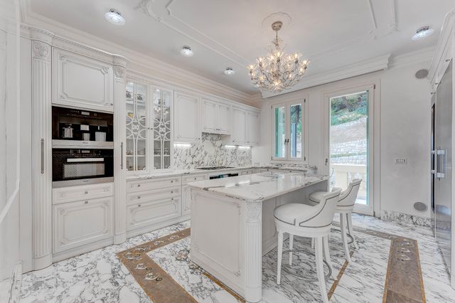 maison à vendre - 6 pièces - 643.0 m2 - VILLEFRANCHE SUR MER - 06 - PROVENCE-ALPES-COTE-D-AZUR - Century 21 Lafage Transactions