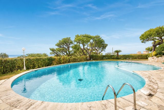 Appartement F4 à vendre - 4 pièces - 131.05 m2 - VILLEFRANCHE SUR MER - 06 - PROVENCE-ALPES-COTE-D-AZUR - Century 21 Lafage Transactions