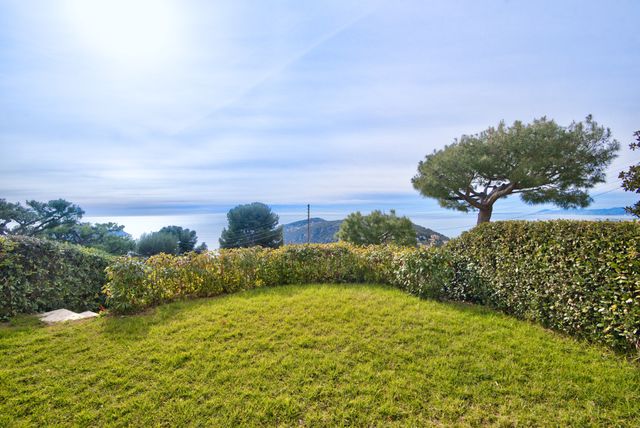 Appartement F4 à vendre - 4 pièces - 131.05 m2 - VILLEFRANCHE SUR MER - 06 - PROVENCE-ALPES-COTE-D-AZUR - Century 21 Lafage Transactions