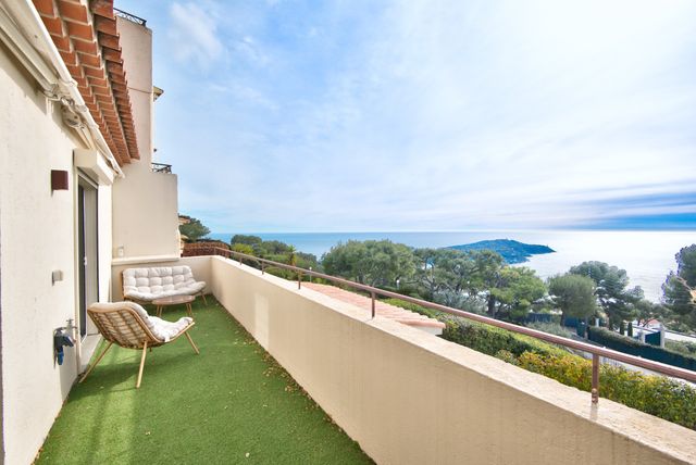 Appartement F4 à vendre - 4 pièces - 131.05 m2 - VILLEFRANCHE SUR MER - 06 - PROVENCE-ALPES-COTE-D-AZUR - Century 21 Lafage Transactions