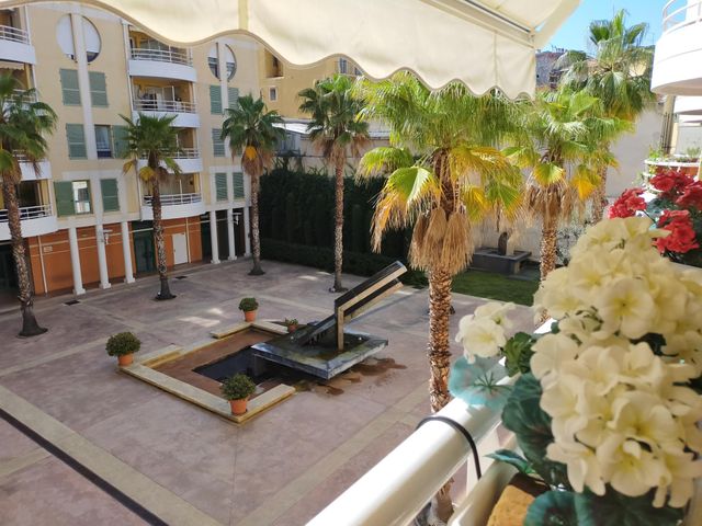 Appartement F1 à louer - 1 pièce - 29.2 m2 - NICE - 06 - PROVENCE-ALPES-COTE-D-AZUR - Century 21 Lafage Transactions