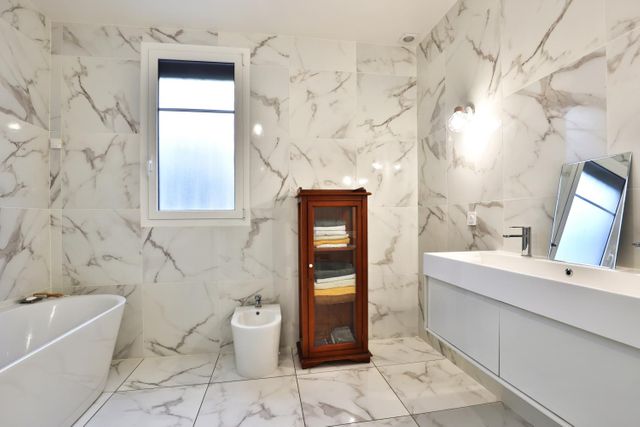 maison à vendre - 7 pièces - 261.3 m2 - NICE - 06 - PROVENCE-ALPES-COTE-D-AZUR - Century 21 Lafage Transactions