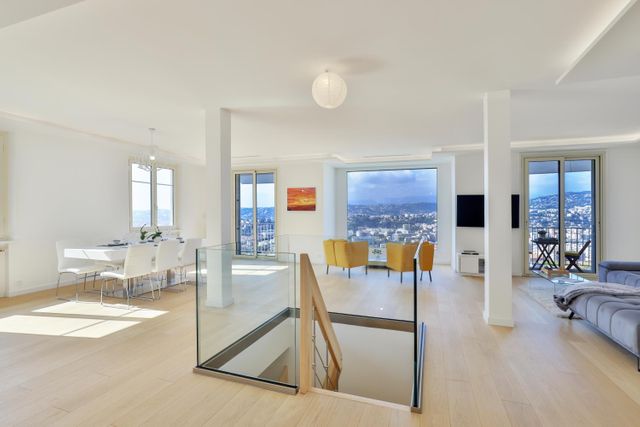 maison à vendre - 7 pièces - 261.3 m2 - NICE - 06 - PROVENCE-ALPES-COTE-D-AZUR - Century 21 Lafage Transactions