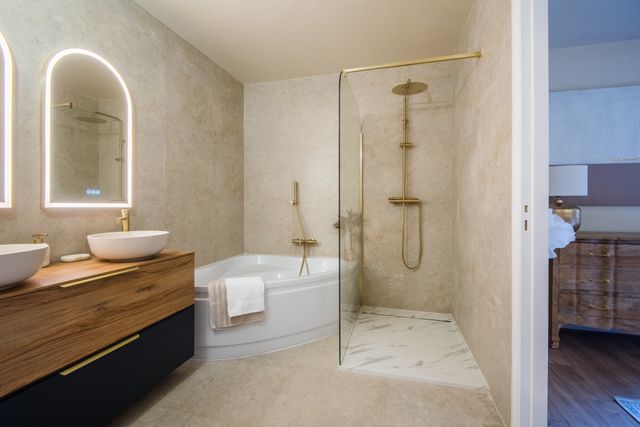 Appartement F6 à vendre - 6 pièces - 200.12 m2 - NICE - 06 - PROVENCE-ALPES-COTE-D-AZUR - Century 21 Lafage Transactions