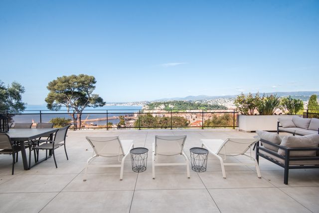 Appartement F6 à vendre - 6 pièces - 200.12 m2 - NICE - 06 - PROVENCE-ALPES-COTE-D-AZUR - Century 21 Lafage Transactions