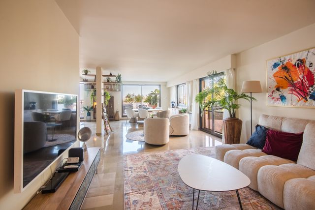 Appartement F6 à vendre - 6 pièces - 200.12 m2 - NICE - 06 - PROVENCE-ALPES-COTE-D-AZUR - Century 21 Lafage Transactions