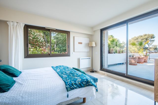 Appartement F6 à vendre - 6 pièces - 200.12 m2 - NICE - 06 - PROVENCE-ALPES-COTE-D-AZUR - Century 21 Lafage Transactions