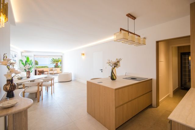 Appartement F3 à vendre - 3 pièces - 110.32 m2 - NICE - 06 - PROVENCE-ALPES-COTE-D-AZUR - Century 21 Lafage Transactions