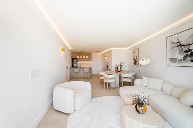 Appartement F3 à vendre - 3 pièces - 110.32 m2 - NICE - 06 - PROVENCE-ALPES-COTE-D-AZUR - Century 21 Lafage Transactions