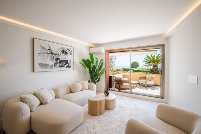 Appartement F3 à vendre - 3 pièces - 110.32 m2 - NICE - 06 - PROVENCE-ALPES-COTE-D-AZUR - Century 21 Lafage Transactions