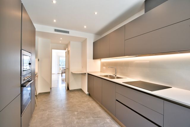 Appartement F5 à vendre - 5 pièces - 167.33 m2 - NICE - 06 - PROVENCE-ALPES-COTE-D-AZUR - Century 21 Lafage Transactions