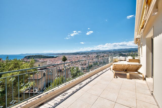 Appartement F5 à vendre - 5 pièces - 167.33 m2 - NICE - 06 - PROVENCE-ALPES-COTE-D-AZUR - Century 21 Lafage Transactions