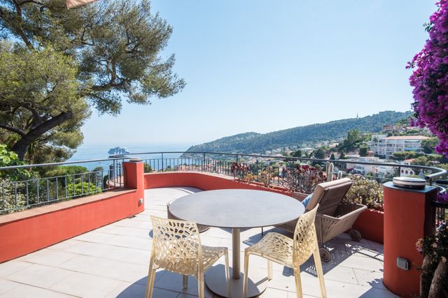 maison à vendre - 4 pièces - 107.0 m2 - VILLEFRANCHE SUR MER - 06 - PROVENCE-ALPES-COTE-D-AZUR - Century 21 Lafage Transactions
