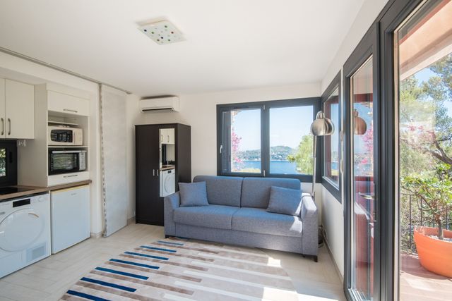 maison à vendre - 4 pièces - 107.0 m2 - VILLEFRANCHE SUR MER - 06 - PROVENCE-ALPES-COTE-D-AZUR - Century 21 Lafage Transactions