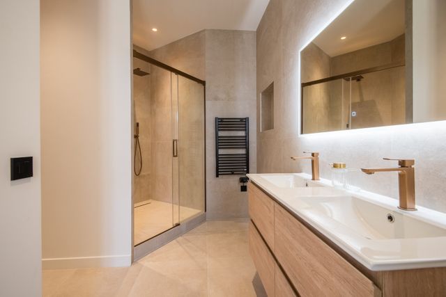 Appartement F5 à vendre - 5 pièces - 175.0 m2 - NICE - 06 - PROVENCE-ALPES-COTE-D-AZUR - Century 21 Lafage Transactions