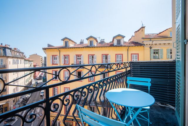 Appartement F5 à vendre - 5 pièces - 175.0 m2 - NICE - 06 - PROVENCE-ALPES-COTE-D-AZUR - Century 21 Lafage Transactions