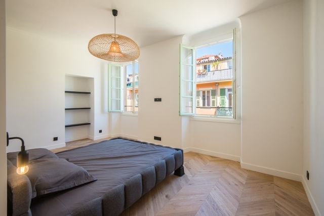 Appartement F5 à vendre - 5 pièces - 175.0 m2 - NICE - 06 - PROVENCE-ALPES-COTE-D-AZUR - Century 21 Lafage Transactions