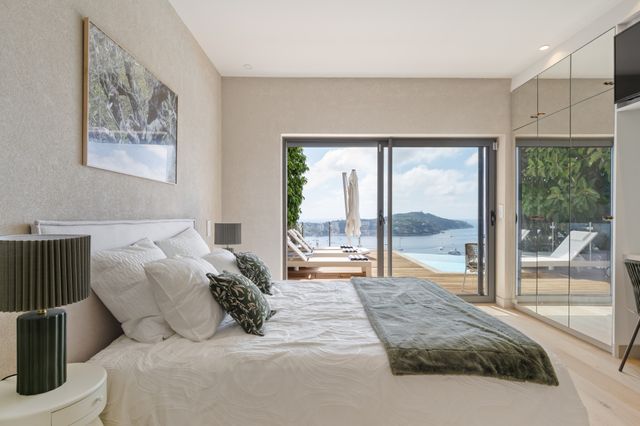 maison à vendre - 6 pièces - 187.72 m2 - VILLEFRANCHE SUR MER - 06 - PROVENCE-ALPES-COTE-D-AZUR - Century 21 Lafage Transactions