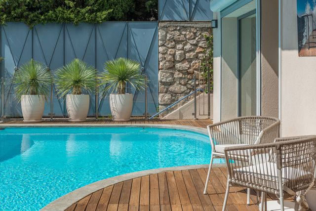 maison à vendre - 6 pièces - 187.72 m2 - VILLEFRANCHE SUR MER - 06 - PROVENCE-ALPES-COTE-D-AZUR - Century 21 Lafage Transactions