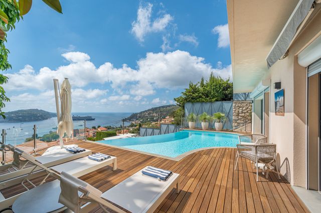 maison à vendre - 6 pièces - 187.72 m2 - VILLEFRANCHE SUR MER - 06 - PROVENCE-ALPES-COTE-D-AZUR - Century 21 Lafage Transactions