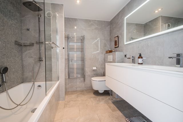 Appartement F4 à vendre - 4 pièces - 123.02 m2 - NICE - 06 - PROVENCE-ALPES-COTE-D-AZUR - Century 21 Lafage Transactions
