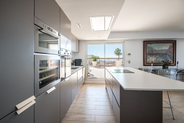 Appartement F4 à vendre - 4 pièces - 123.02 m2 - NICE - 06 - PROVENCE-ALPES-COTE-D-AZUR - Century 21 Lafage Transactions