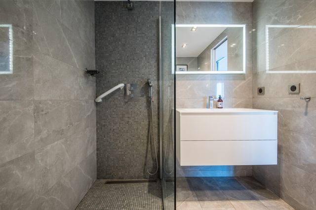 Appartement F4 à vendre - 4 pièces - 123.02 m2 - NICE - 06 - PROVENCE-ALPES-COTE-D-AZUR - Century 21 Lafage Transactions
