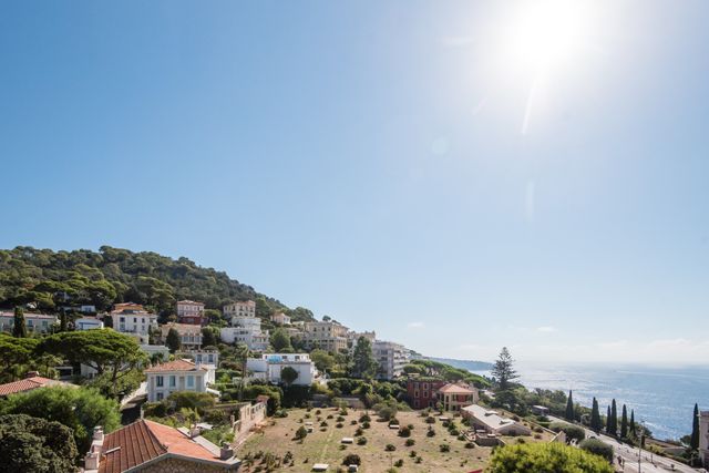 Appartement F4 à vendre - 4 pièces - 123.02 m2 - NICE - 06 - PROVENCE-ALPES-COTE-D-AZUR - Century 21 Lafage Transactions