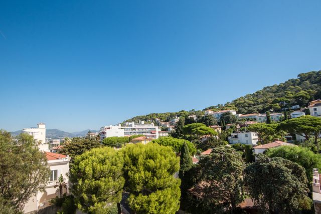 Appartement F4 à vendre - 4 pièces - 123.02 m2 - NICE - 06 - PROVENCE-ALPES-COTE-D-AZUR - Century 21 Lafage Transactions