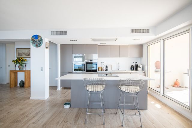 Appartement F4 à vendre - 4 pièces - 123.02 m2 - NICE - 06 - PROVENCE-ALPES-COTE-D-AZUR - Century 21 Lafage Transactions