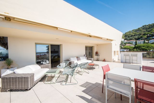 Appartement F4 à vendre - 4 pièces - 123.02 m2 - NICE - 06 - PROVENCE-ALPES-COTE-D-AZUR - Century 21 Lafage Transactions