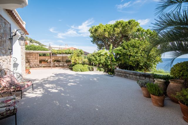 maison à vendre - 6 pièces - 198.83 m2 - NICE - 06 - PROVENCE-ALPES-COTE-D-AZUR - Century 21 Lafage Transactions