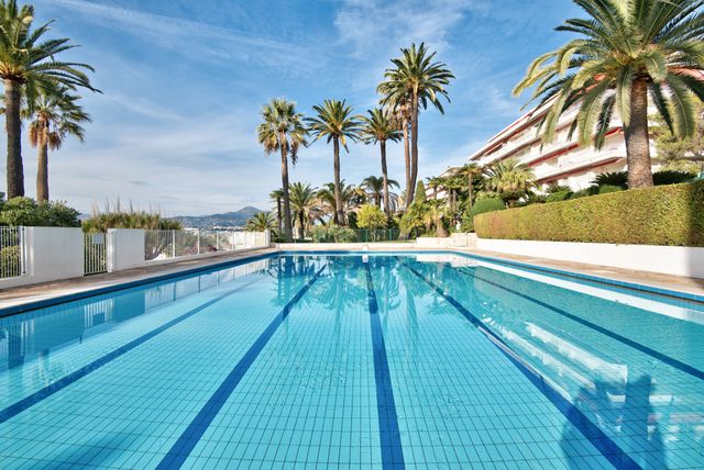 Appartement F3 à vendre - 3 pièces - 87.81 m2 - NICE - 06 - PROVENCE-ALPES-COTE-D-AZUR - Century 21 Lafage Transactions