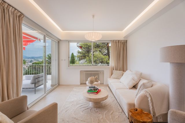Appartement F3 à vendre - 3 pièces - 87.81 m2 - NICE - 06 - PROVENCE-ALPES-COTE-D-AZUR - Century 21 Lafage Transactions