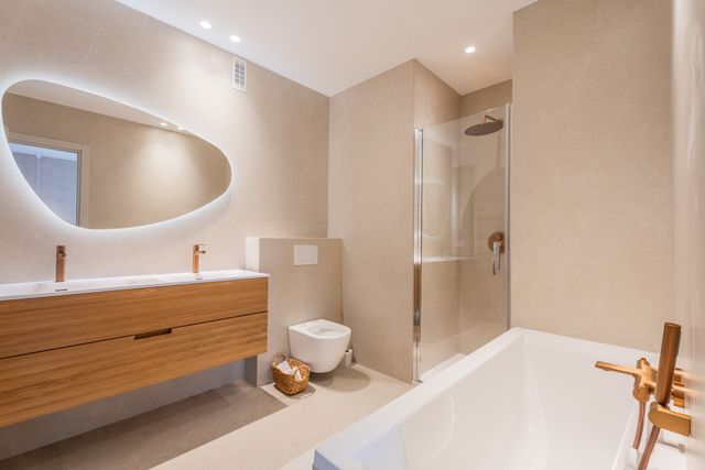 Appartement F3 à vendre - 3 pièces - 87.81 m2 - NICE - 06 - PROVENCE-ALPES-COTE-D-AZUR - Century 21 Lafage Transactions