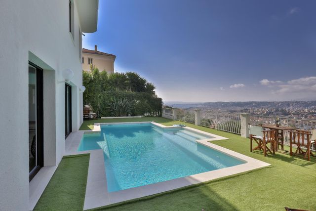 maison à vendre - 7 pièces - 261.3 m2 - NICE - 06 - PROVENCE-ALPES-COTE-D-AZUR - Century 21 Lafage Transactions