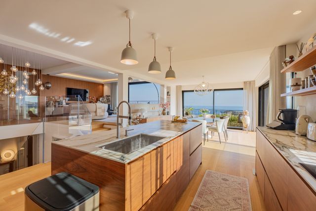 maison à vendre - 7 pièces - 312.0 m2 - VILLEFRANCHE SUR MER - 06 - PROVENCE-ALPES-COTE-D-AZUR - Century 21 Lafage Transactions