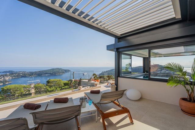 maison à vendre - 7 pièces - 312.0 m2 - VILLEFRANCHE SUR MER - 06 - PROVENCE-ALPES-COTE-D-AZUR - Century 21 Lafage Transactions