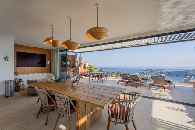 maison à vendre - 7 pièces - 312.0 m2 - VILLEFRANCHE SUR MER - 06 - PROVENCE-ALPES-COTE-D-AZUR - Century 21 Lafage Transactions