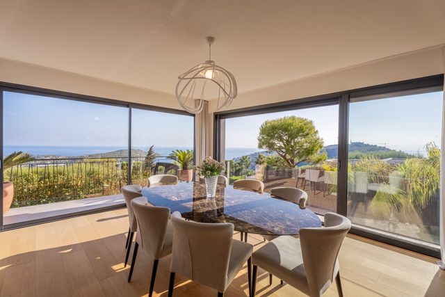 maison à vendre - 7 pièces - 312.0 m2 - VILLEFRANCHE SUR MER - 06 - PROVENCE-ALPES-COTE-D-AZUR - Century 21 Lafage Transactions