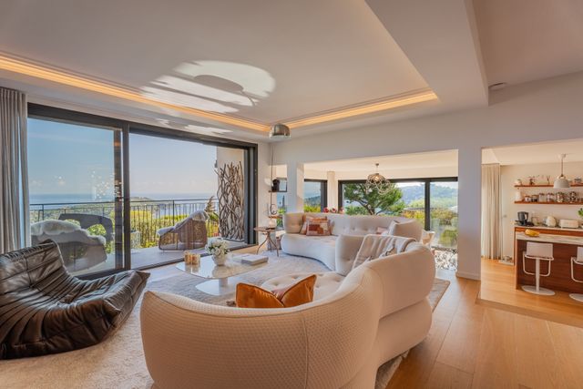 maison à vendre - 7 pièces - 312.0 m2 - VILLEFRANCHE SUR MER - 06 - PROVENCE-ALPES-COTE-D-AZUR - Century 21 Lafage Transactions